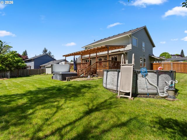 724 E 7TH St, La Center, WA 98629