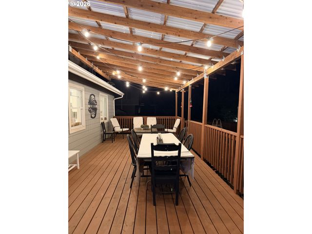 724 E 7TH St, La Center, WA 98629