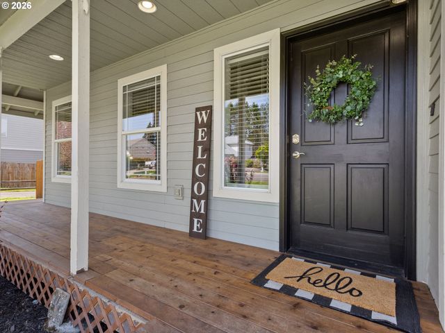 724 E 7TH St, La Center, WA 98629
