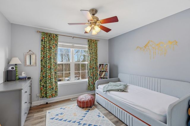 2460 Golf Ridge Circle 2460, Naperville, IL 60563