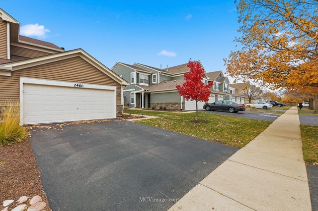 2460 Golf Ridge Circle 2460, Naperville, IL 60563