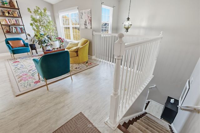 2460 Golf Ridge Circle 2460, Naperville, IL 60563