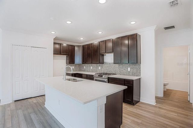 25125 THORNHILL DRIVE, Sorrento, FL 32776