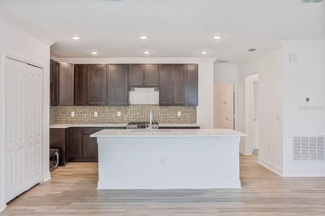 25125 THORNHILL DRIVE, Sorrento, FL 32776