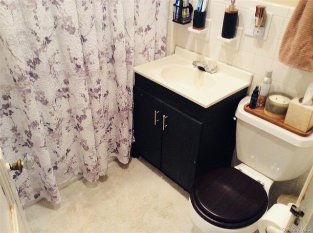 68-07 Central Avenue, Glendale, NY 11385