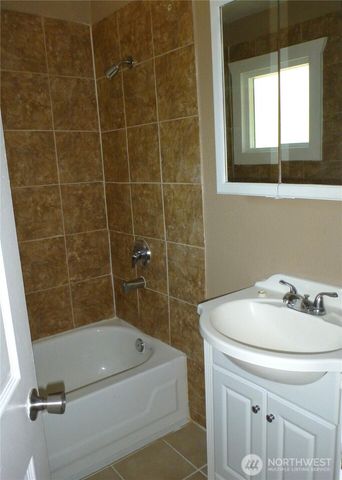 133 N Marion Street, Bremerton, WA 98312