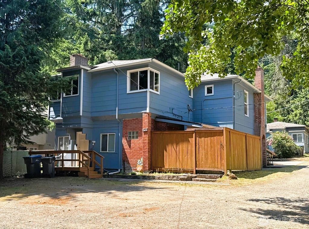 133 N Marion Street, Bremerton, WA 98312
