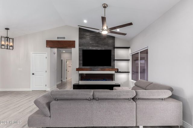 4537 E TOWNE Lane, Gilbert, AZ 85234