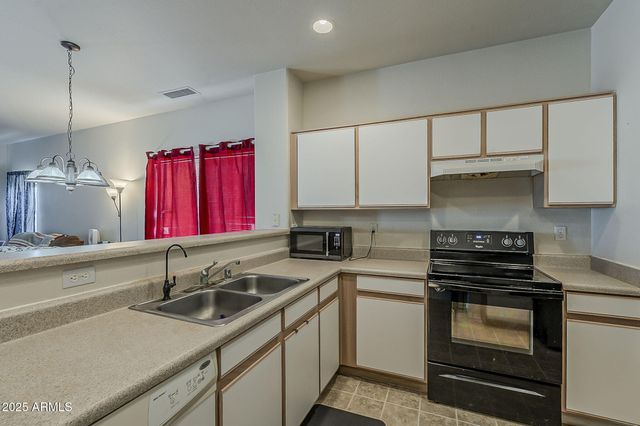 86 6TH Avenue W, Buckeye, AZ 85326