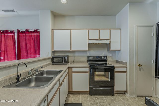 86 6TH Avenue W, Buckeye, AZ 85326