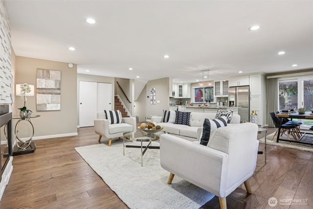 9207 120th Avenue SE, Newcastle, WA 98056