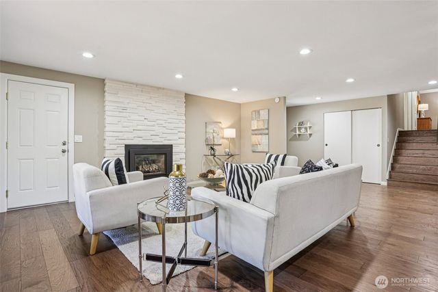 9207 120th Avenue SE, Newcastle, WA 98056