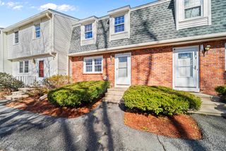 35 Olde Country Village # 35, Londonderry, NH 03053