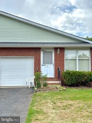 24 MAGNOLIA RD, Manahawkin, NJ 08050