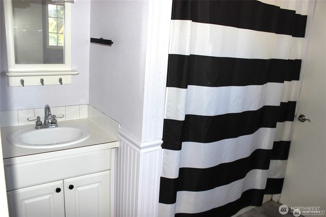 18343 Albany Street SW, Rochester, WA 98579