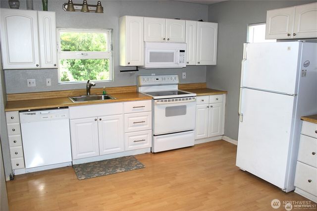 18343 Albany Street SW, Rochester, WA 98579