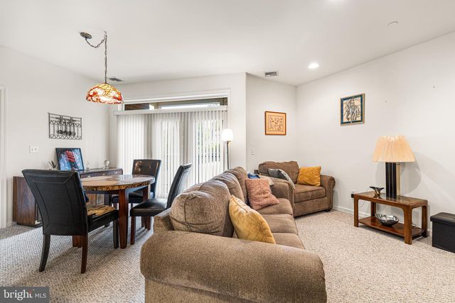 264 CARSON TER, Huntingdon Valley, PA 19006