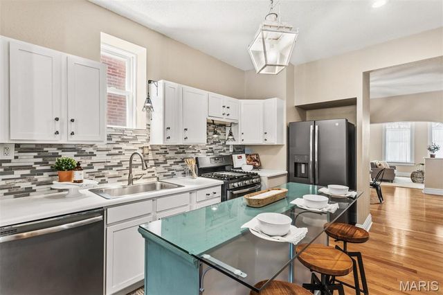 5412 Reber Place, St Louis, MO 63139