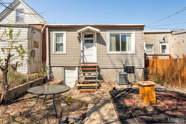 5412 Reber Place, St Louis, MO 63139