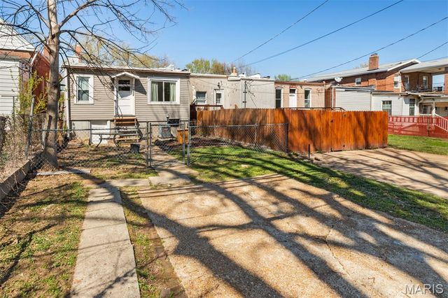 5412 Reber Place, St Louis, MO 63139