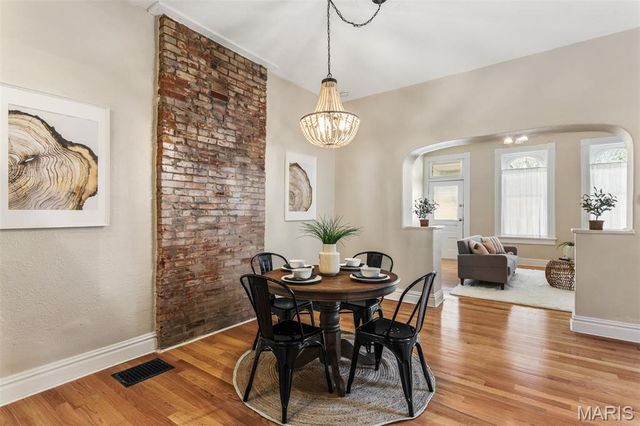 5412 Reber Place, St Louis, MO 63139