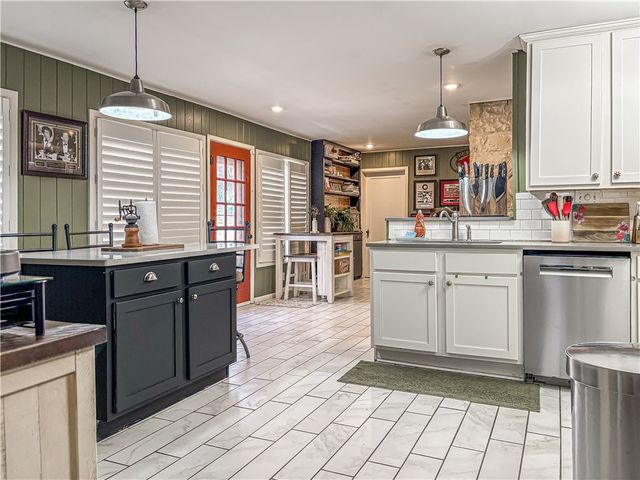 721 Rogers Avenue, Harrison, AR 72601