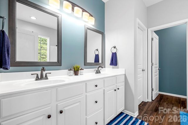 8543 Brookings Drive, Charlotte, NC 28269
