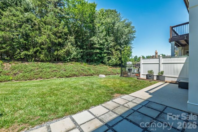 8543 Brookings Drive, Charlotte, NC 28269