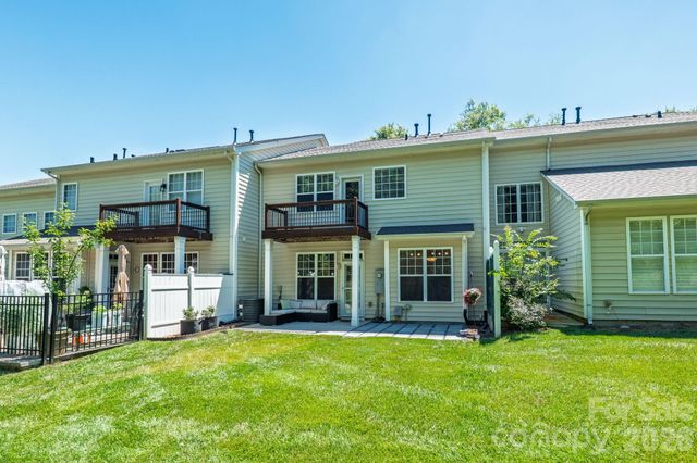 8543 Brookings Drive, Charlotte, NC 28269