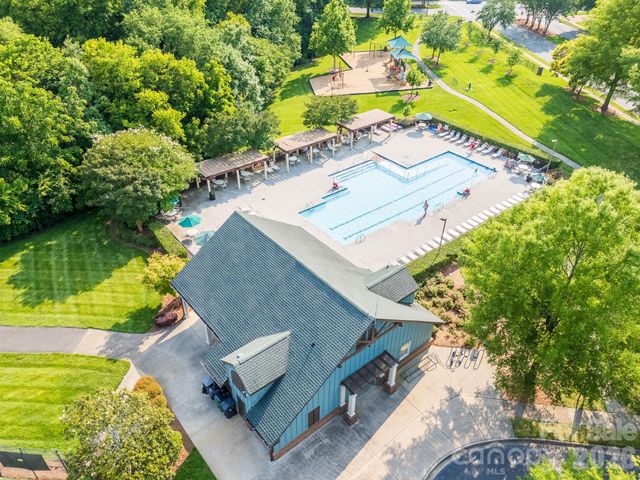 8543 Brookings Drive, Charlotte, NC 28269