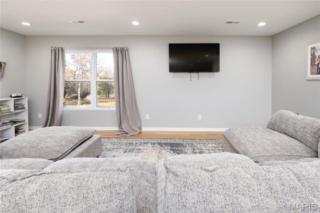 24939 Stormbreak Drive, Richland, MO 65556