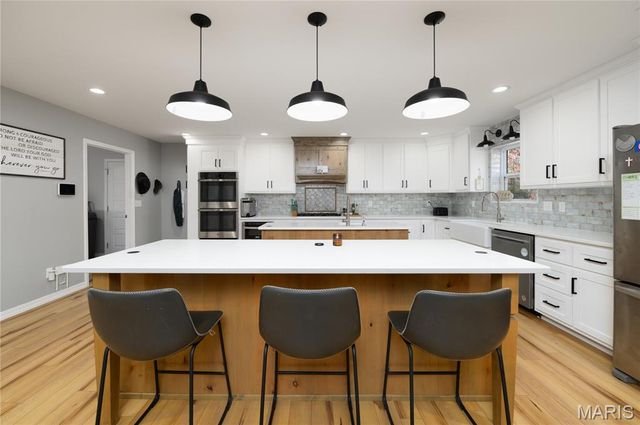 24939 Stormbreak Drive, Richland, MO 65556