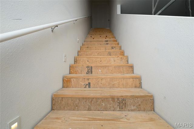 24939 Stormbreak Drive, Richland, MO 65556