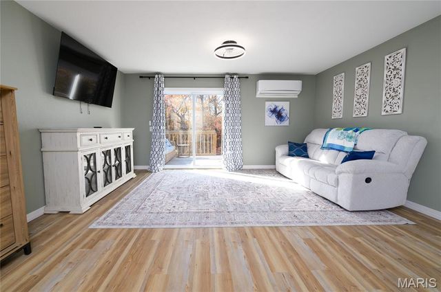 24939 Stormbreak Drive, Richland, MO 65556