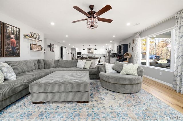 24939 Stormbreak Drive, Richland, MO 65556