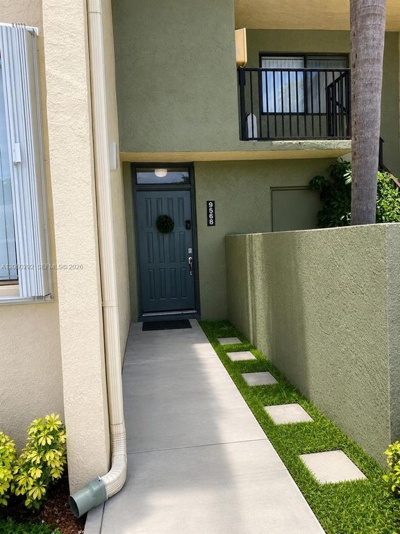 9568 SW 1st Ct 7-F, Coral Springs, FL 33071
