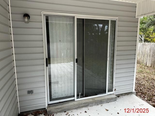 466 Sara Avenue, Mary Esther, FL 32569