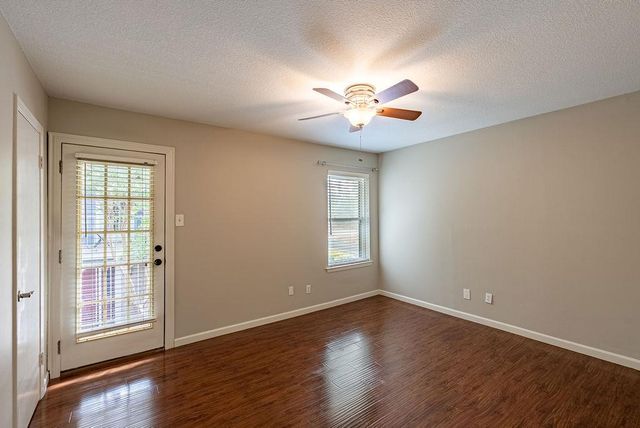 832 Banister LN 832, Austin, TX 78704