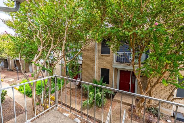 832 Banister LN 832, Austin, TX 78704