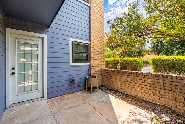 832 Banister LN 832, Austin, TX 78704