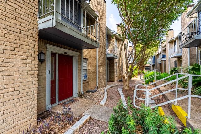 832 Banister LN 832, Austin, TX 78704