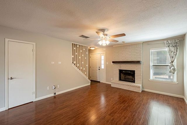 832 Banister LN 832, Austin, TX 78704