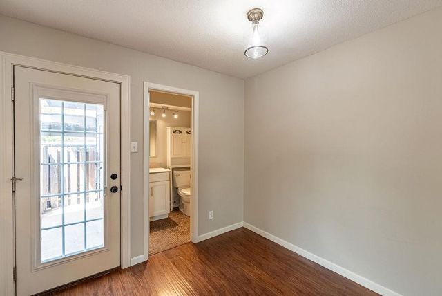 832 Banister LN 832, Austin, TX 78704