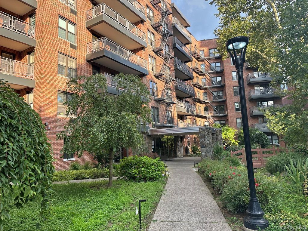 8710 51st Avenue 3H, Elmhurst, NY 11373 — photo 2