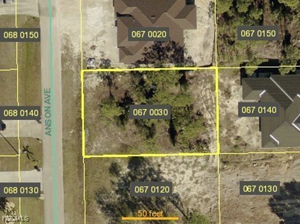 900 Anson AVE, Lehigh Acres, FL 33971