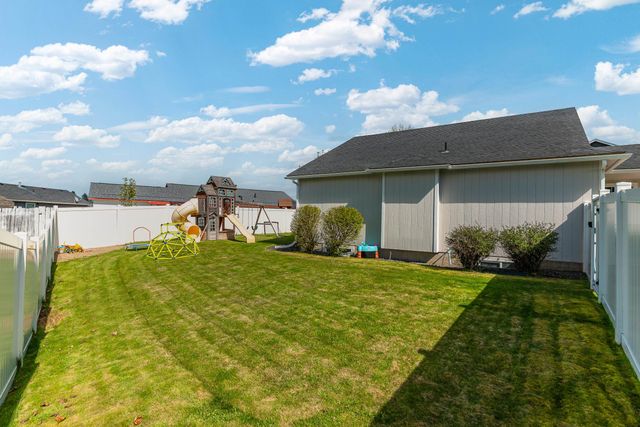 1613 E 2nd St, Deer Park, WA 99006