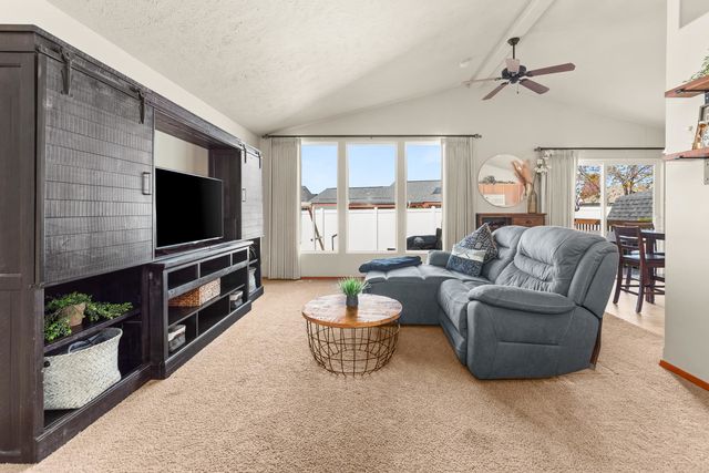 1613 E 2nd St, Deer Park, WA 99006