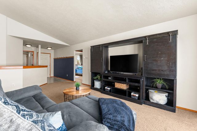 1613 E 2nd St, Deer Park, WA 99006