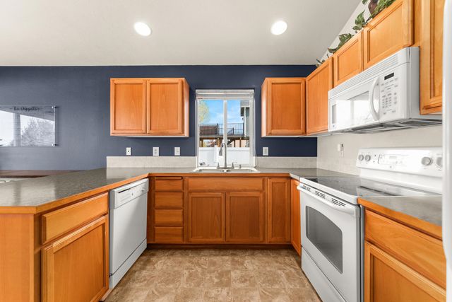 1613 E 2nd St, Deer Park, WA 99006