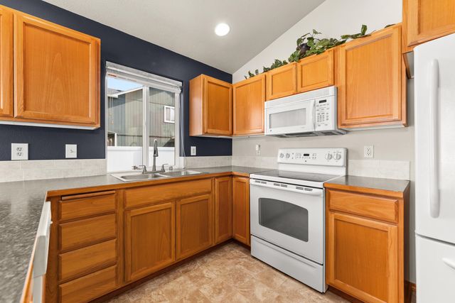 1613 E 2nd St, Deer Park, WA 99006